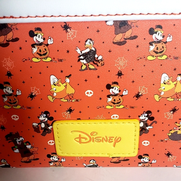 SOLD! NWT Buckle-Down Mickey and Friends Halloween Bag - Picture 4 of 10